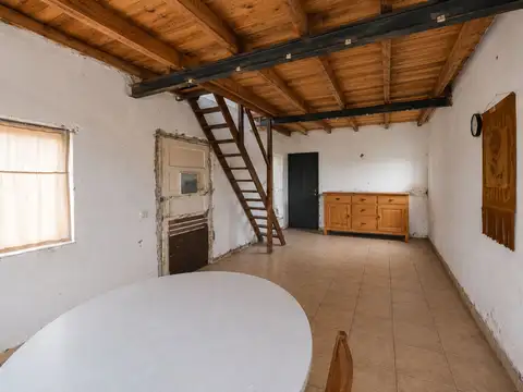 VENTA TERRENO CON CASA EN CONTRUCCIÓN / F.U.Camet
