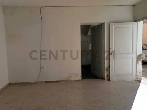 cabildo abierto 1638 1600, Piso 0