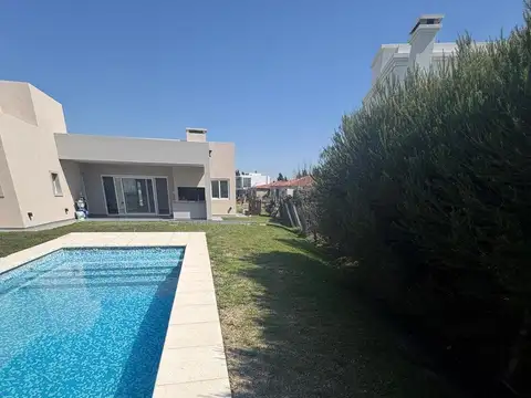 Casa en Venta al Este