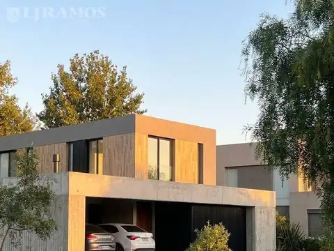 Casa en Alquiler en El Canton - Norte, USD 2.400