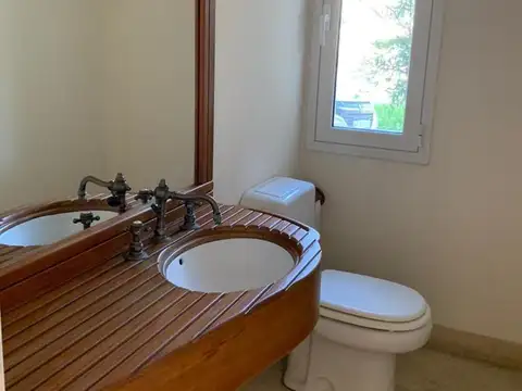 Excelente CASA en venta en La ISLA  Dos suites en PB!
