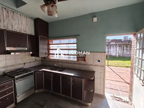 Casa en Venta con 6 cocheras