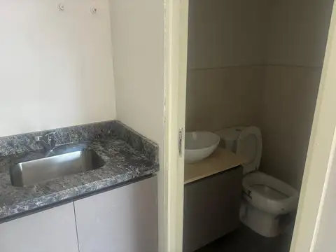 Local en Alquiler en Godoy Cruz, $ 460.000