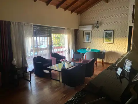 Casa 3 ambientes con 2 baños