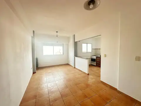Departamento en Alquiler en Valentín Alsina, $ 650.000