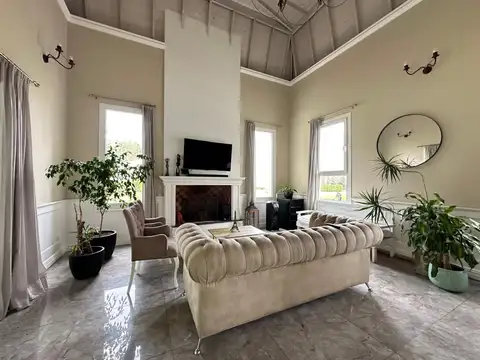 Casa 4 ambientes con 4 baños