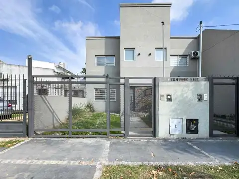 Venta Duplex 4 amb, Burzaco, Apto credito, c/patio