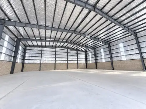 ALQUILER NAVE INDUSTRIAL PREMIUM A ESTRENAR 900 M² – ALTURA 11 M – PREDIO CERRADO – ESCOBAR