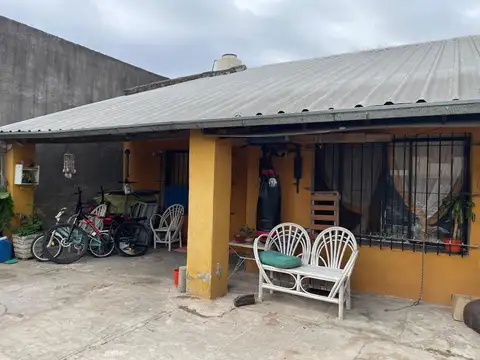 Casa de 4 dormitorios, 2 baños, con parrilla y potencial de ampliación – Pacheco