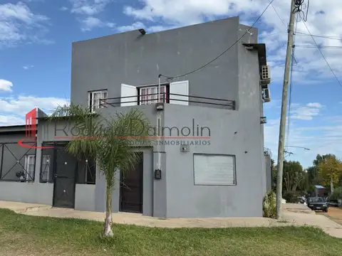 Casa en Venta con 3 cocheras