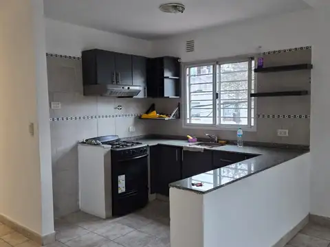Depto Tipo Casa en Alquiler en Carapachay, $ 1.300.000