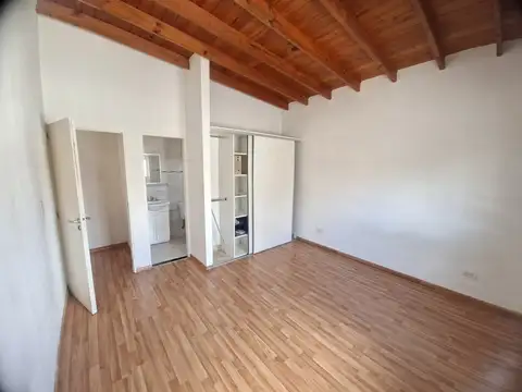 Depto Tipo Casa en Alquiler en Carapachay, $ 1.300.000