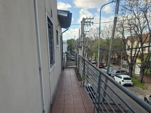 Depto Tipo Casa 4 ambientes con 2 baños