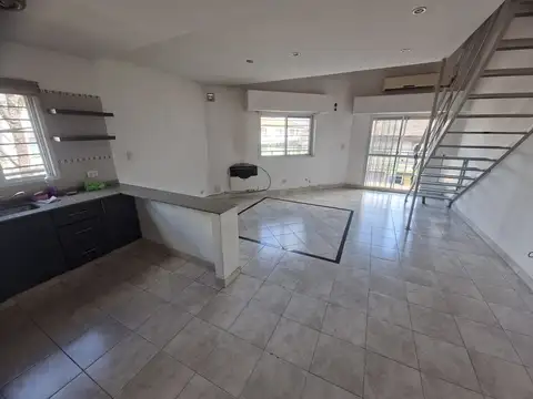 Hilario Ascasubi 5600, Piso 1