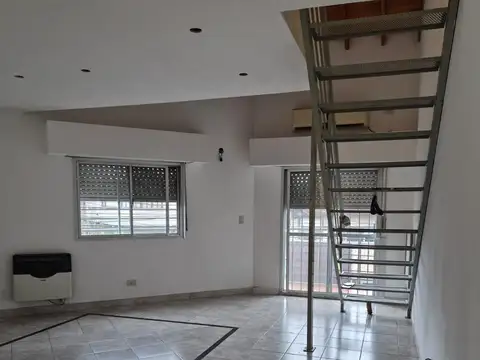 Hilario Ascasubi 5600, Piso 1