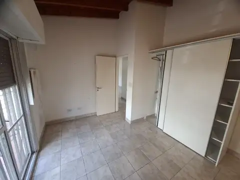 Depto Tipo Casa en Alquiler de 3 dormitorios
