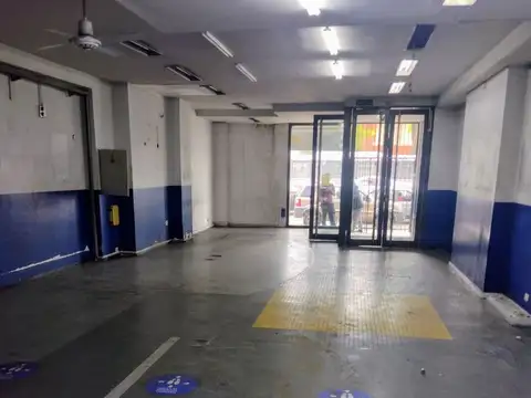 ALQUILER LOCAL EN LINIERS CON DEPOSITO Y SOTANO, APTO VARIOS RUBROS CON DARSENA