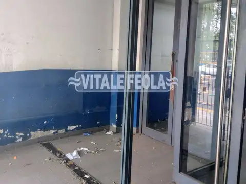 ALQUILER LOCAL EN LINIERS CON DEPOSITO Y SOTANO, APTO VARIOS RUBROS CON DARSENA