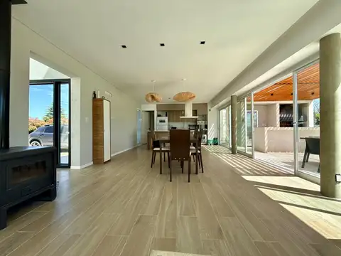 Muy linda casa en venta en LA RANITA