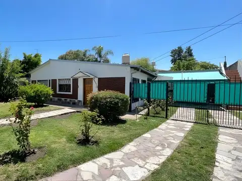 Casa quincho 4 ambientes amplio terreno · Ituzaingó Norte