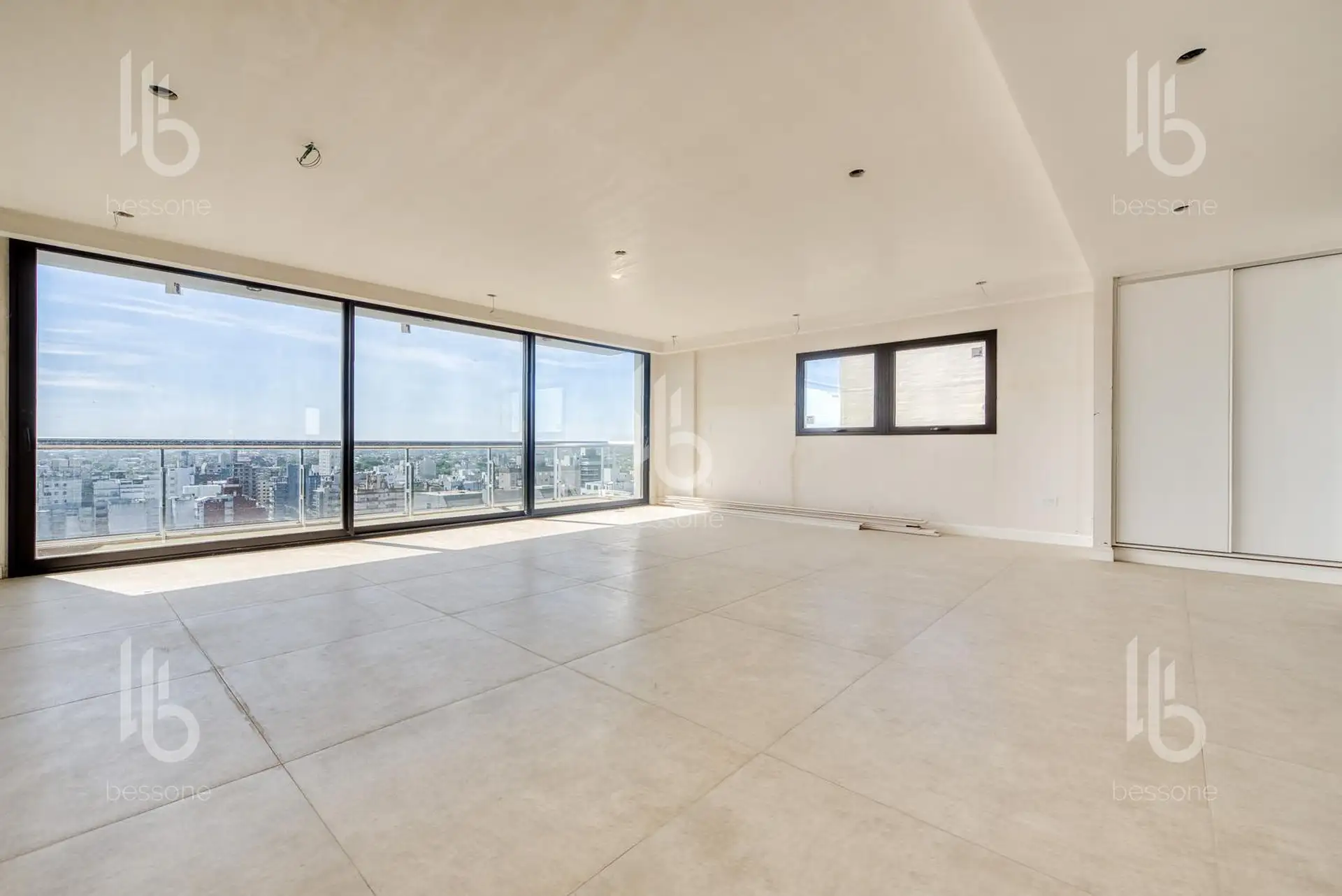 Departamento 4 amb, 163m² en La Perla Sur con 3 dormitorios en suite
