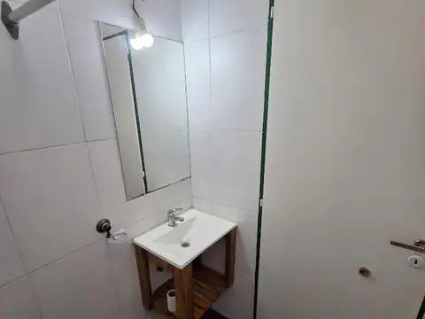 MUY BUEN DEPTO TIPO CASA 2 AMB AL FRENTE!