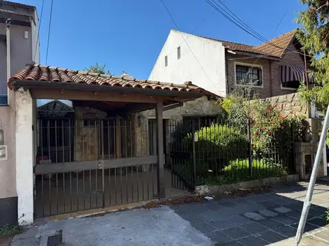 Chalet en única planta 4 ambientes - Gran Ubicación