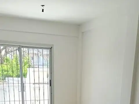 Departamento en Alquiler en Zárate, $ 450.000