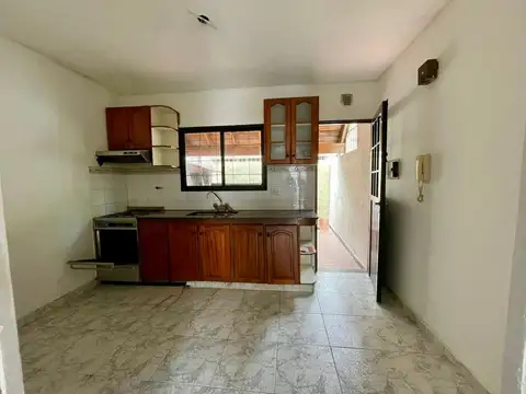 Depto Tipo Casa en Venta en Ramos Mejia, USD 110.000