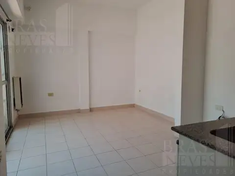 MONOAMBIENTE CON PATIO