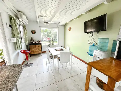Casa en venta 2 dormitorios con pileta en Roldán loteo Santa Teresa