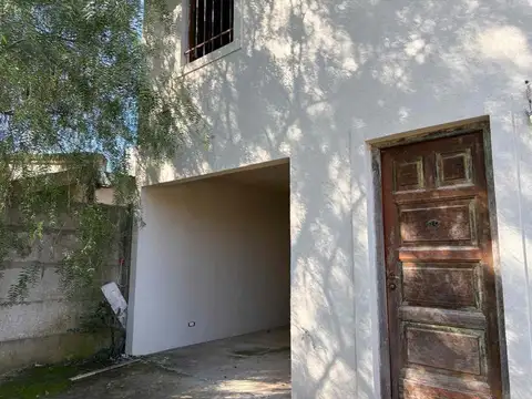 Casa 5 ambientes con 1 baño