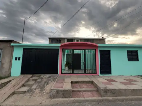 SE VENDE CASA + DEPARTAMENTO - OPORTUNIDAD!