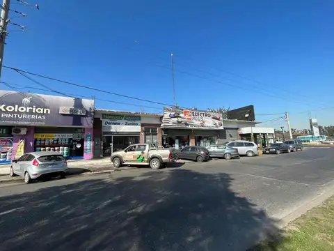 Locales y galpones en venta