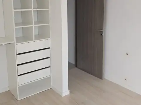 SEMIPISOS CATEGORÍA, 4 AMB, 7 UNIDADES DE 4 AMB Y 1 DE 3 AMB, COCHERAS, DOBLE BALCÓN, PARRILLA