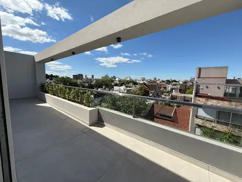 SEMIPISOS CATEGORÍA, 4 AMB, 7 UNIDADES DE 4 AMB Y 1 DE 3 AMB, COCHERAS, DOBLE BALCÓN, PARRILLA