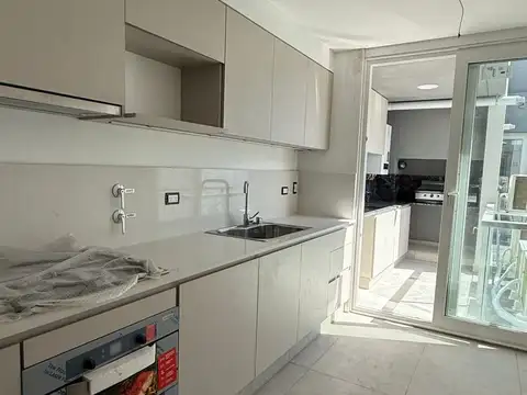 SEMIPISOS CATEGORÍA, 4 AMB, 7 UNIDADES DE 4 AMB Y 1 DE 3 AMB, COCHERAS, DOBLE BALCÓN, PARRILLA