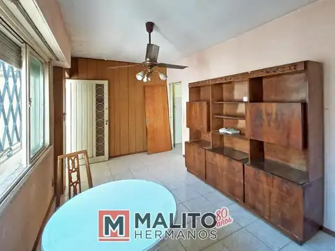 Venta Casa Lote Propio con 3 PH y Patio en Bloque