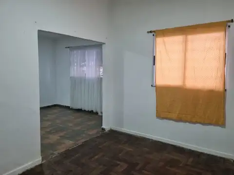 Casa en Alquiler en Bernal Oeste, $ 700.000