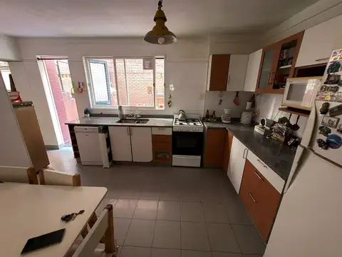 Departamento 5 ambientes con 2 baños