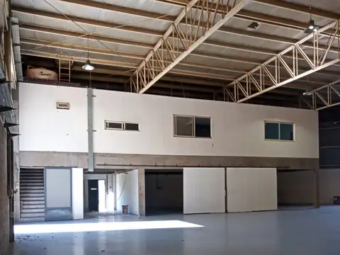 Galpón De 906 M2 Sobre Colectora Au2 | Excelente Acceso
