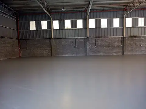 Galpón De 906 M2 Sobre Colectora Au2 | Excelente Acceso