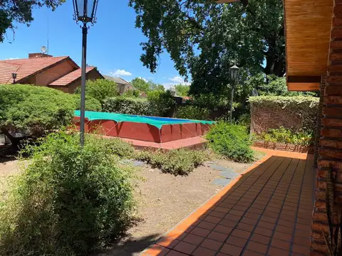 Casa en Venta con 5 cocheras