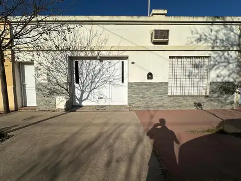 Venta casa 3 dormitorios barrio sarmiento