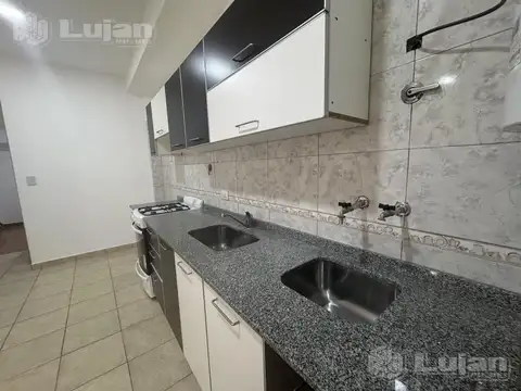 Departamento en Alquiler en Parque Avellaneda, $ 900.000