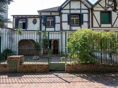 Venta Casa 7 amb con dependencia, pileta, Florida