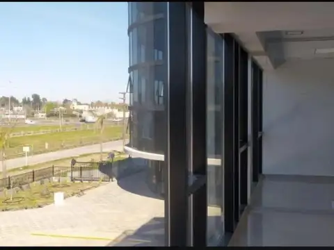 Oficina en Venta con 2 cocheras
