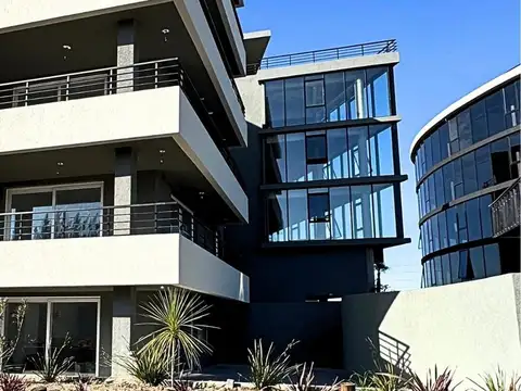 Oficina en Venta con 2 cocheras