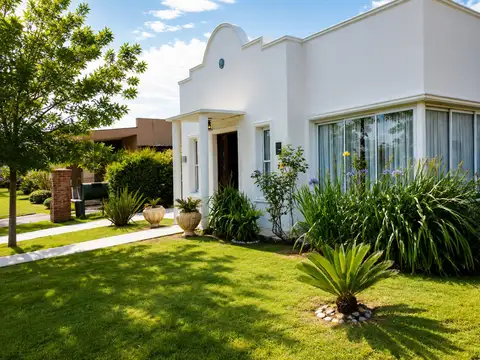 Casa  en Venta en San Ramiro, Pilar del Este, Pilar
