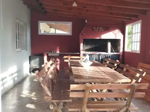 Casa 4 ambientes con 1 baño